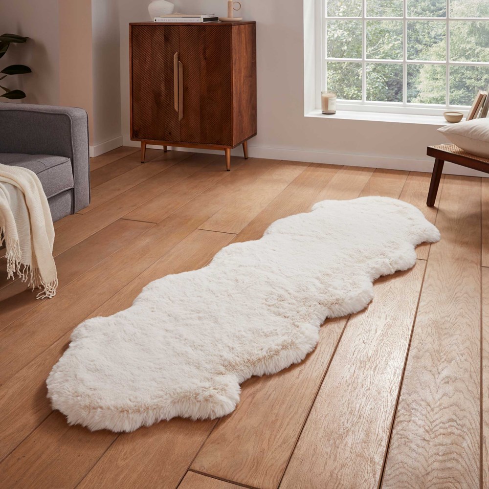 Super Teddy Plain Shaggy Faux Sheepskin Rugs in Ivory White